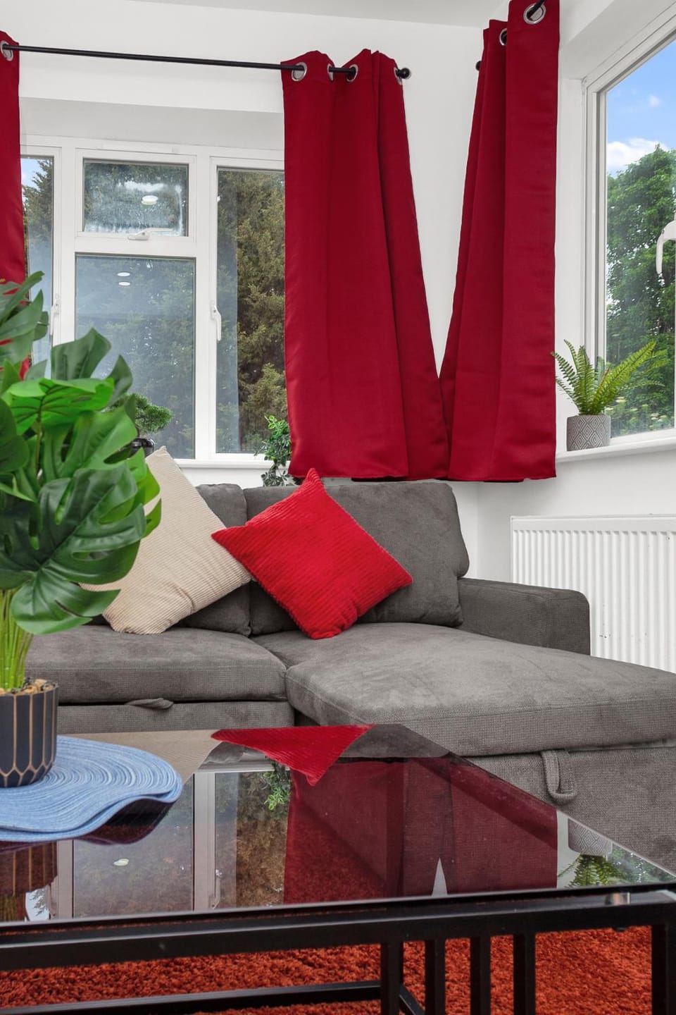 Chic 2 bed Wembley Sleeps 6 Apartment in Wembley