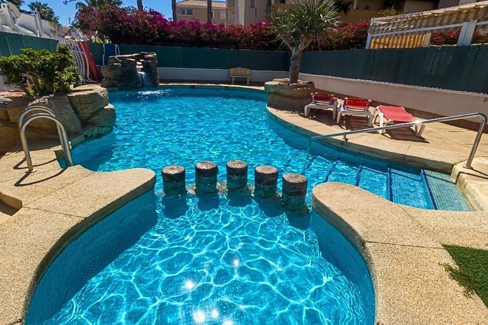 Swimming pool, Swimming pool