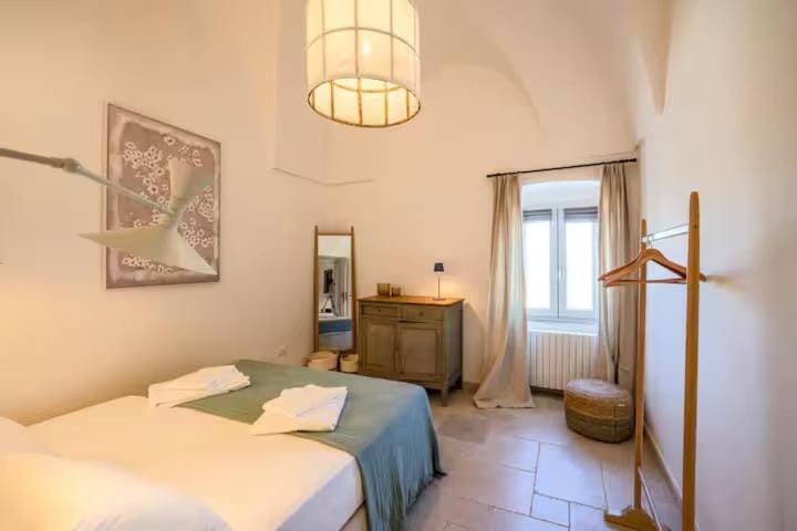 Shower, Bed, Photo of the whole room