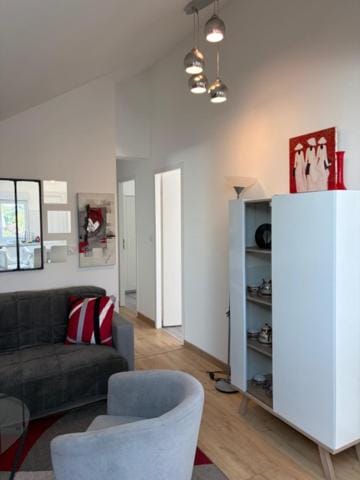 Cosy 5 grandes chambres parkings grand jardin prox parc et Terra Botanica à Angers Apartment in Angers