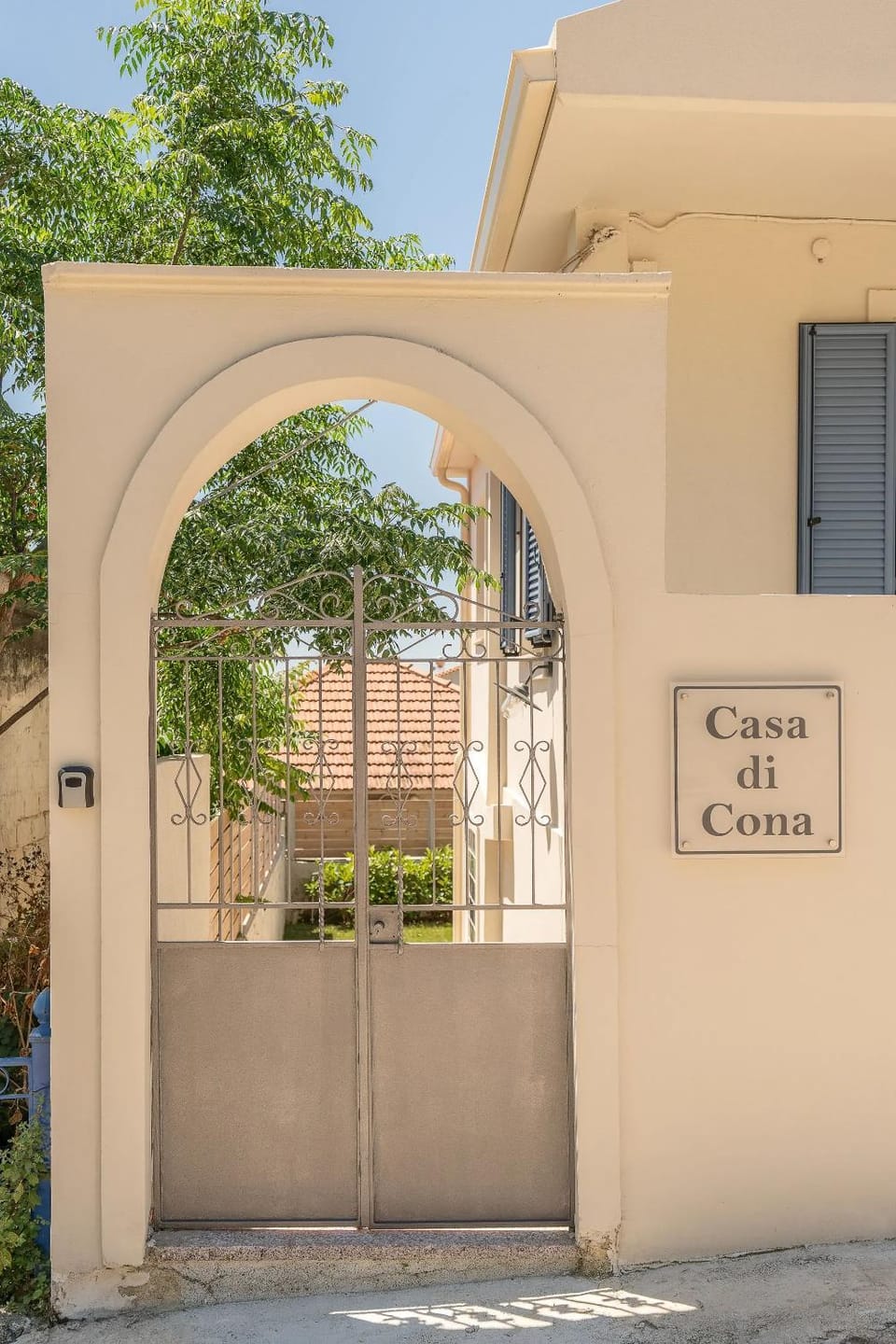 Facade/entrance