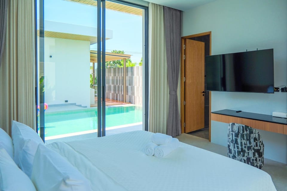 4bedroom pool villa near beach chalong Villa in Chalong