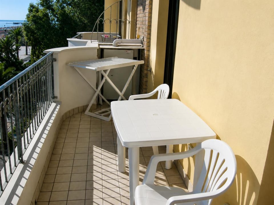 Balcony/Terrace, Balcony/Terrace