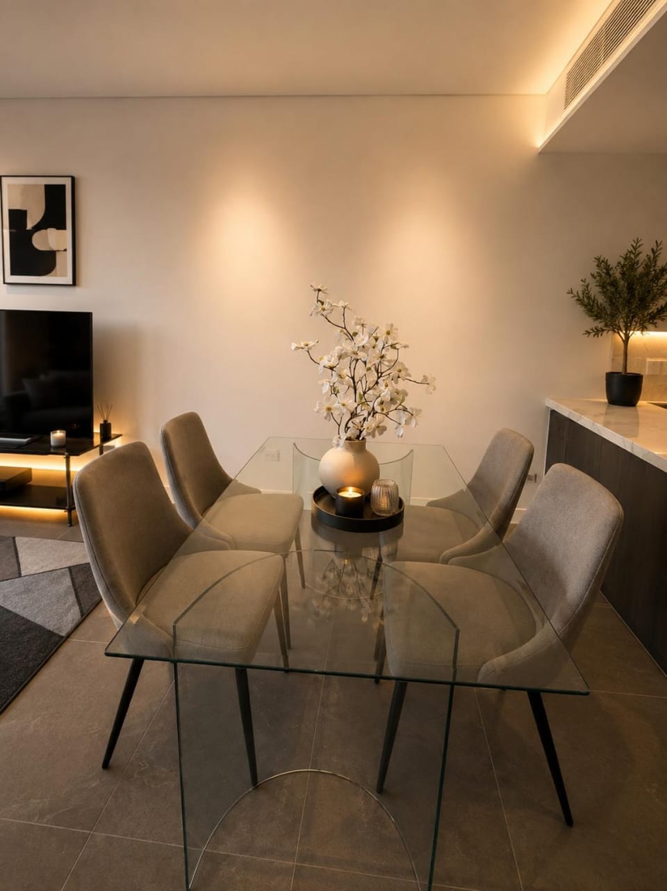 Luxurious Stylish Courtyard View near Olympic Park Hotel in Lidcombe