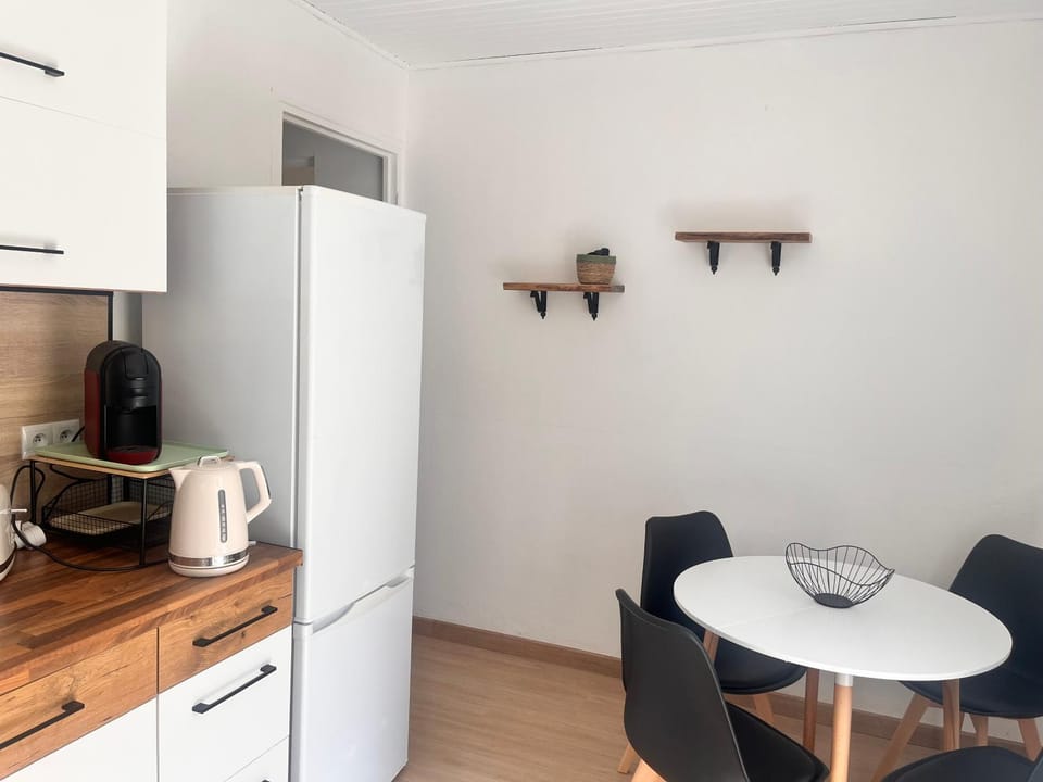 Dining area, kitchen
