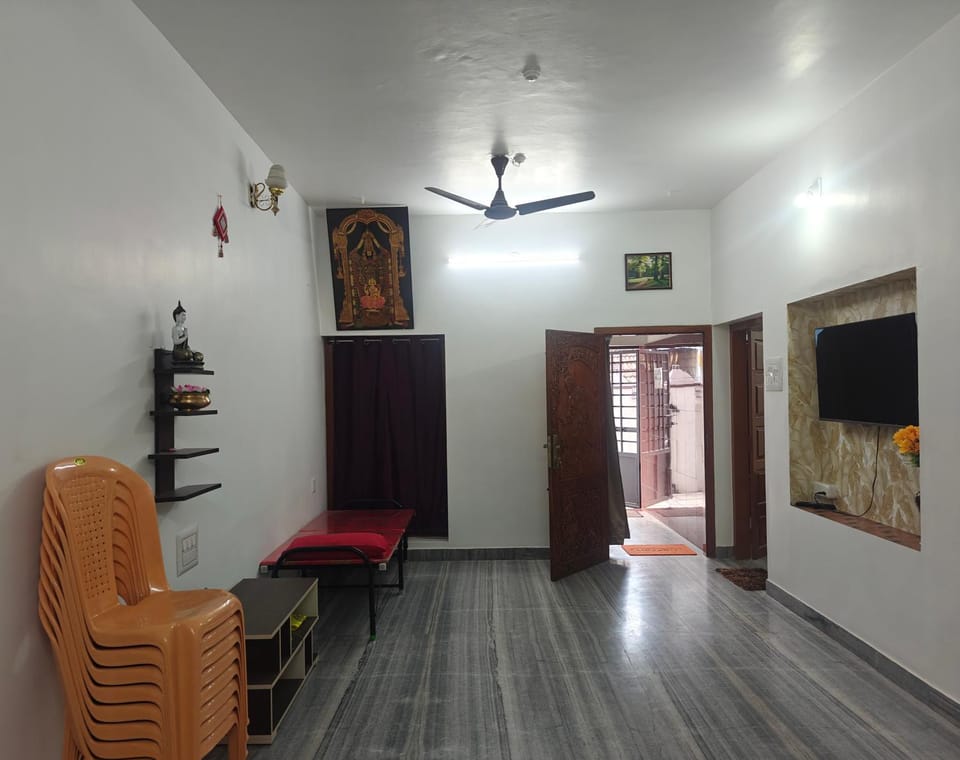 Communal lounge/ TV room, TV and multimedia, Living room