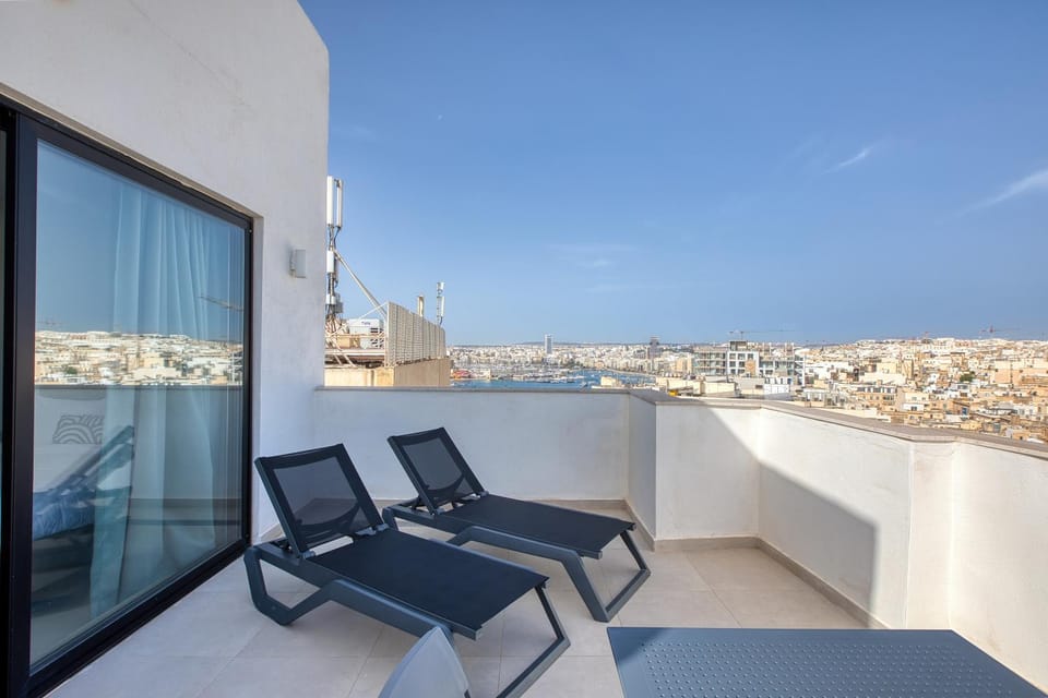 New Modern Penthouse in Sliema by SF Homes Apartment in Sliema