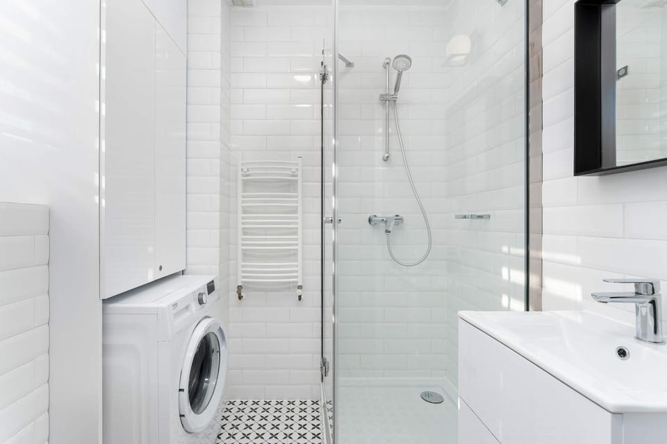 Shower, Bathroom, towels, washing machine