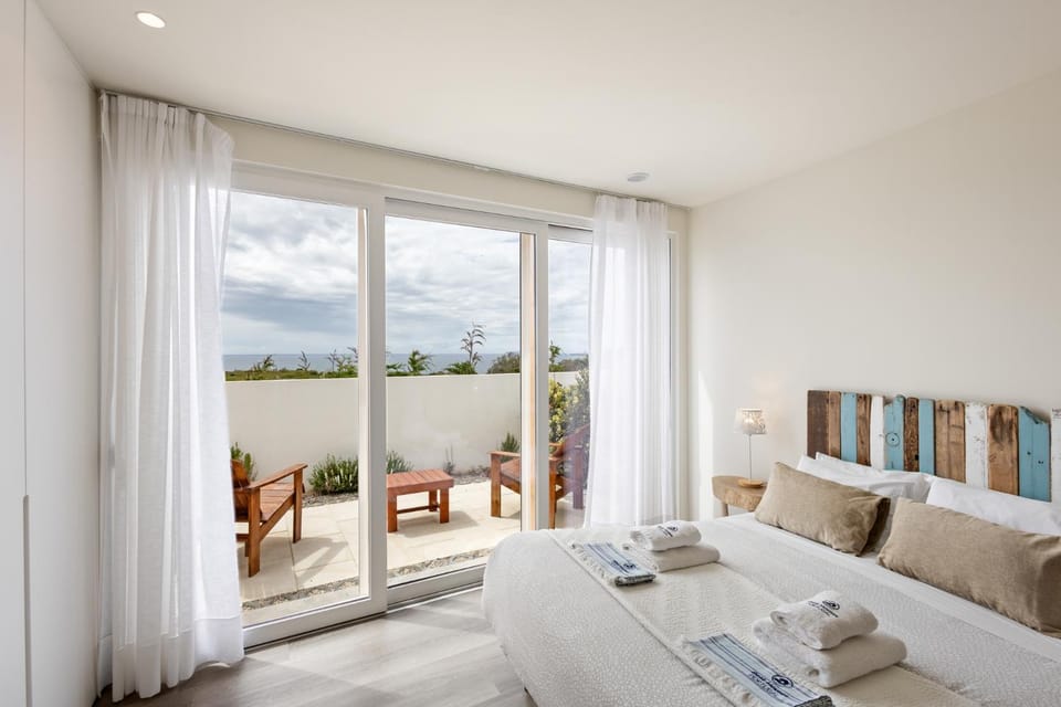 Bed, Natural landscape, View (from property/room), Balcony/Terrace, Living room, Bedroom