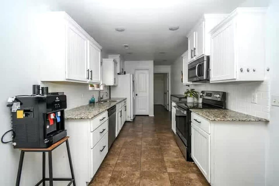 Family-Friendly Getaway with Large Yard & Cozy Living Spaces in Siloam Springs, Arkansas House in Siloam Springs