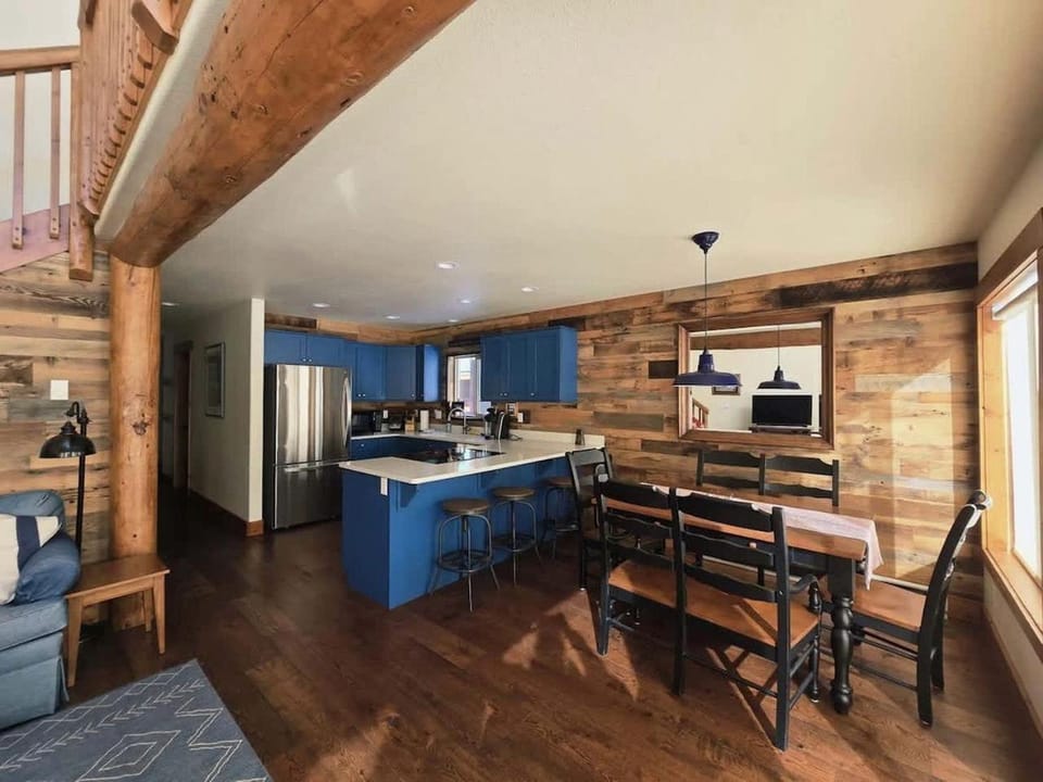 Charming Home with Golf Course Views & Relaxing Vibes in McCall, Idaho House in McCall