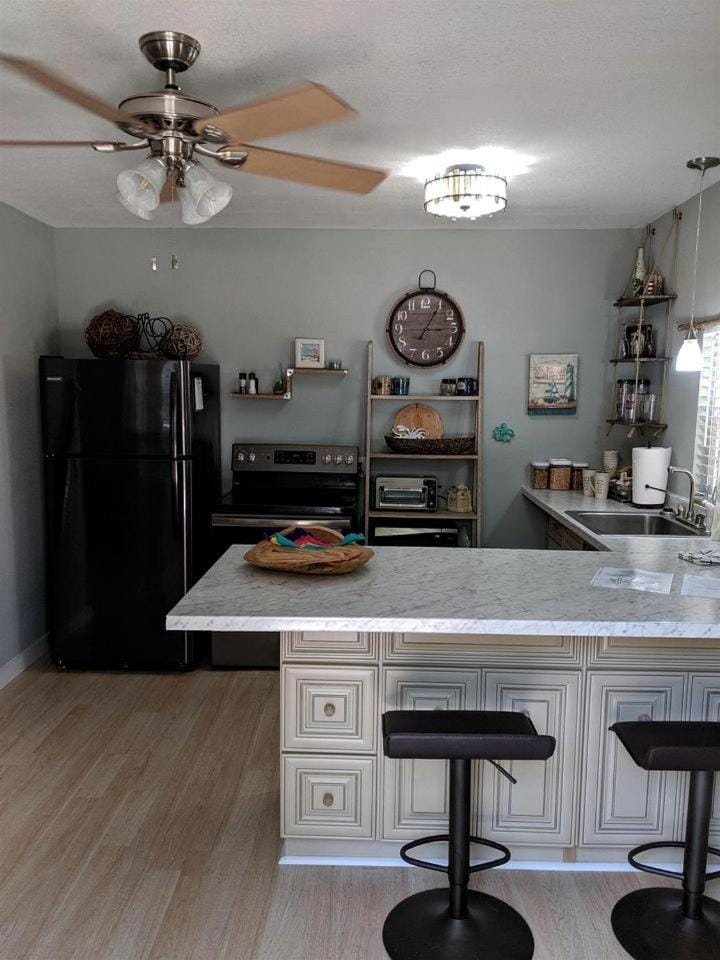 Peaceful Cottage Stay with Private Deck and Grilling Areas in Bacliff, Texas House in Bacliff