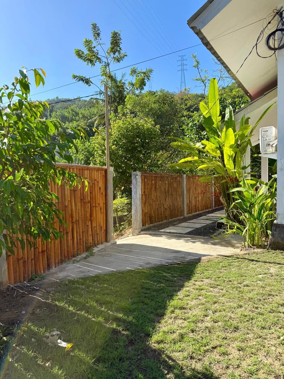 Property building, Spring, Day, Garden, Garden view