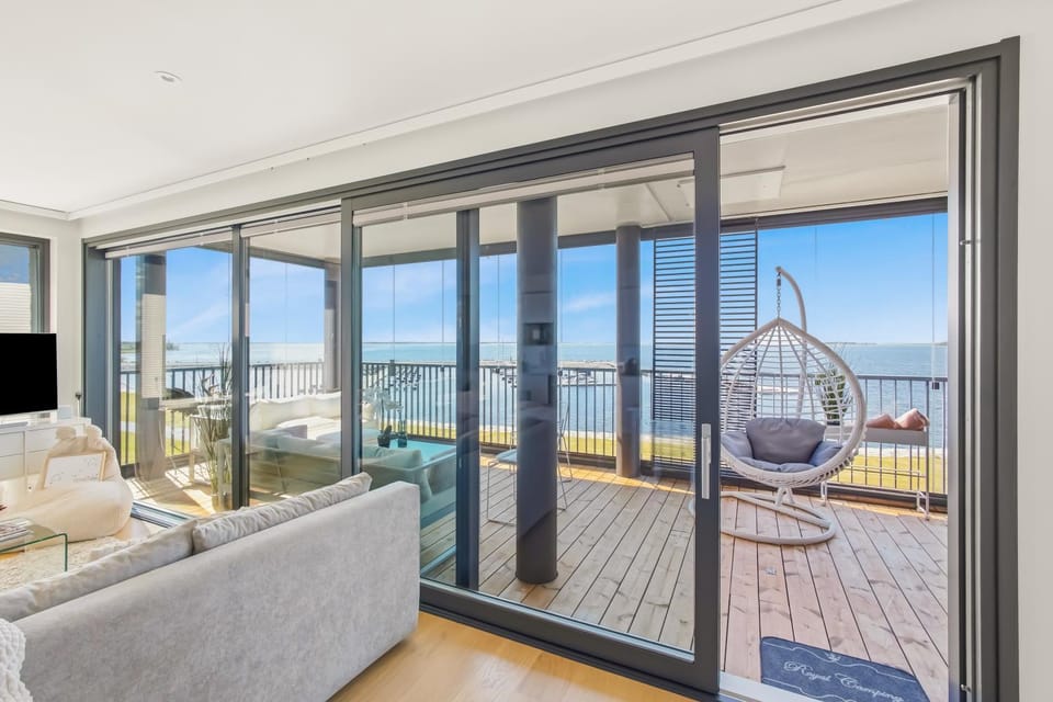 Communal lounge/ TV room, TV and multimedia, Balcony/Terrace, Living room, Sea view