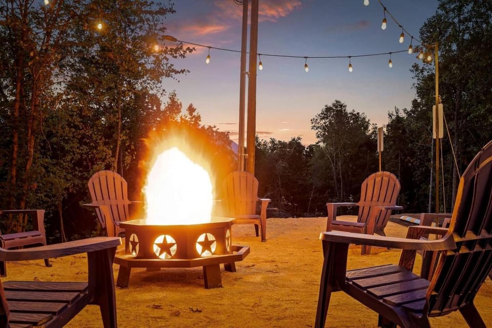 Unique Star Wars-Inspired Vacation Stay with Fire-Pit Lounge near Rock City & Lookout Mountain | Fairview, GA House in Alabama