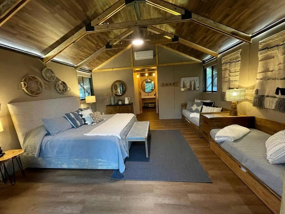Cozy Lakefront Glamping Cabin with Private Patio near Austin, Texas Cabin in Bastrop