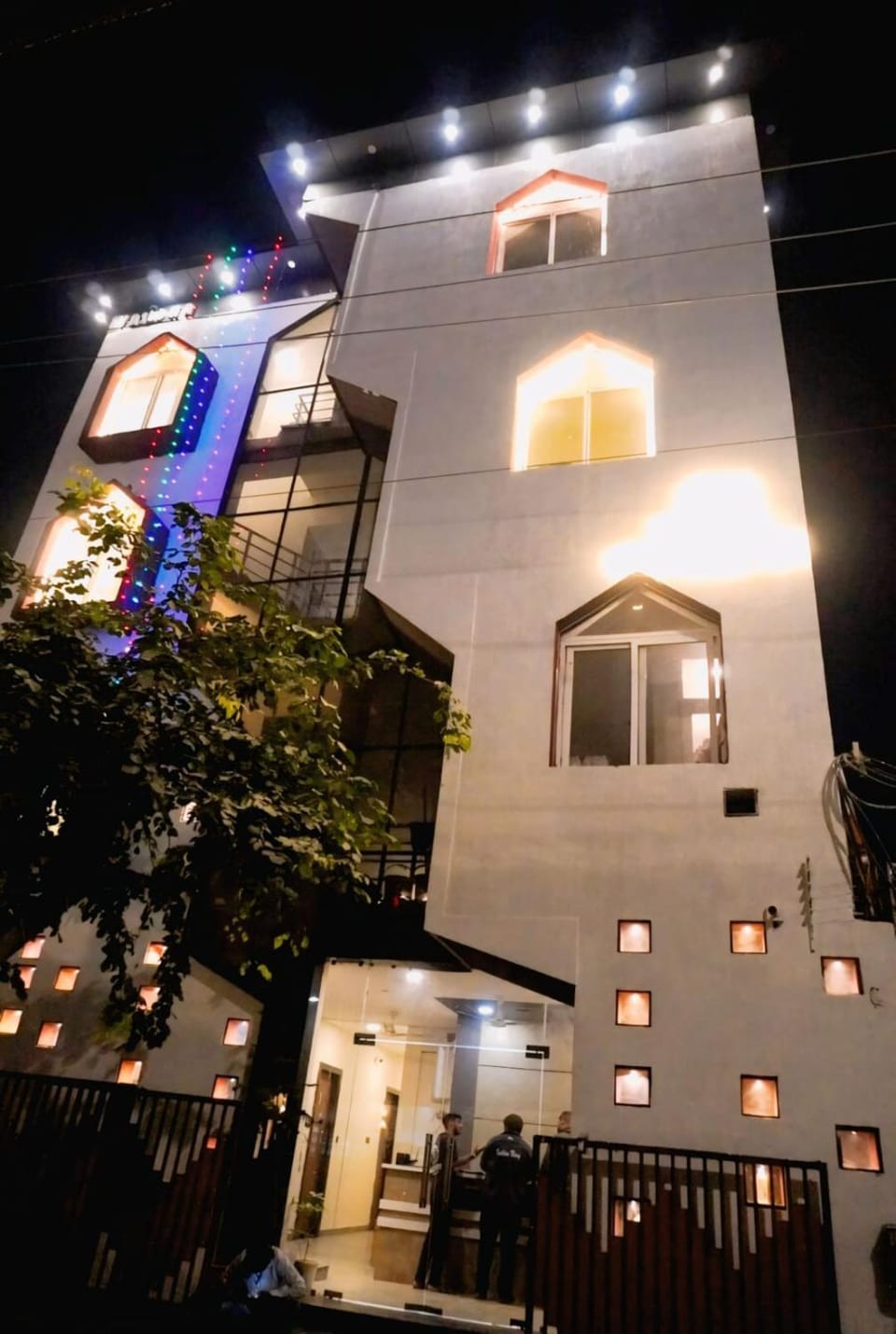 Facade/entrance