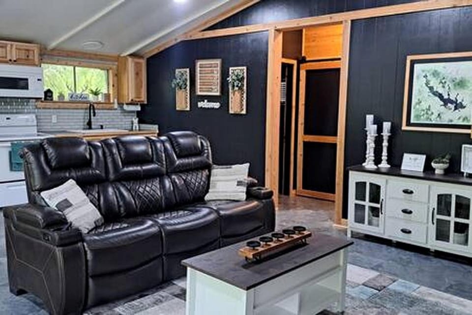 Newly Renovated Cabin Perfect for a Lake and Peaceful Retreat in Texas Cabin in Lake O the Pines