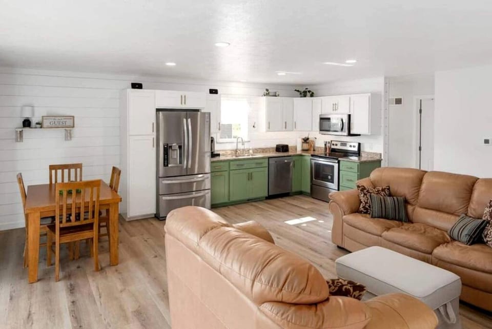 Family Adventure Awaits: Amazing Cabin by the Allegheny River in Pennsylvania Cabin in Allegheny River