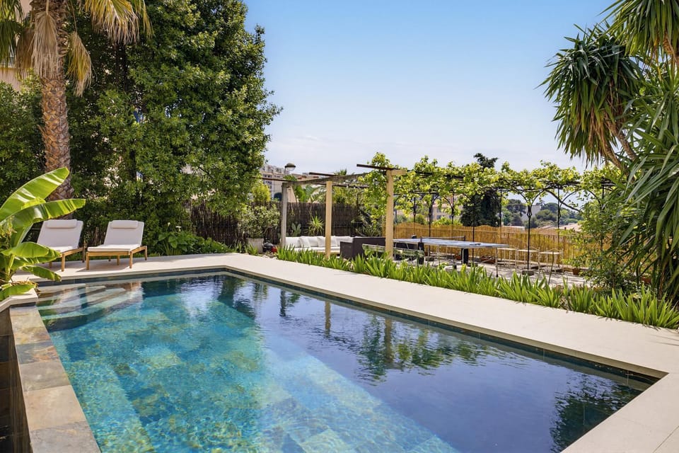 Swimming pool, Swimming pool