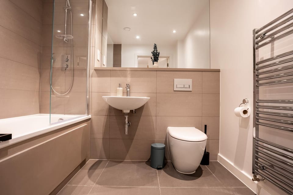 Shower, Toilet, Bathroom, Bath
