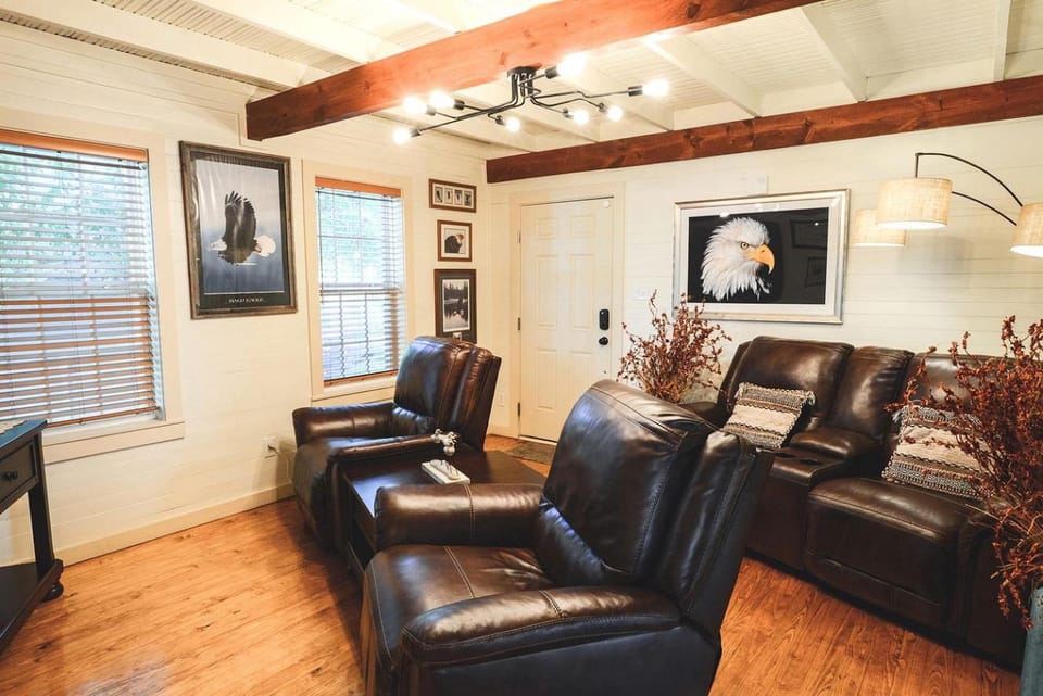Riverside Zen and Pet-Friendly Escape Retreat in Bastrop, Texas House in Rio Grande
