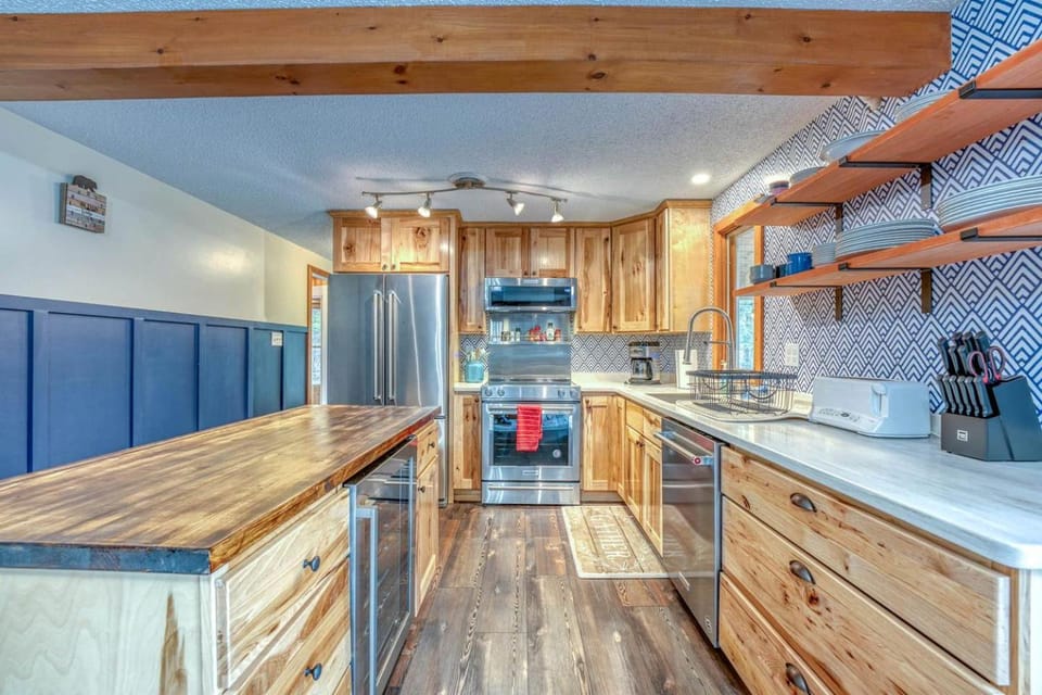 Charming Cabin with Games Room in North Woodstock, New Hampshire, Ideal for Relaxing Getaways in Nature Cabin in Woodstock