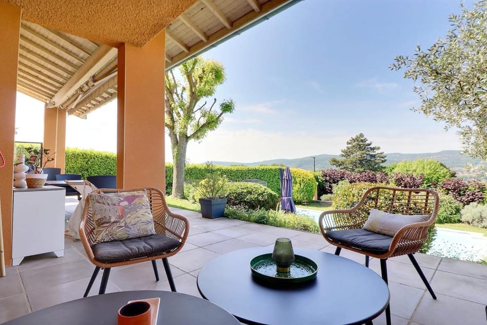 Villa Palmera Exceptional Home with Swimming Pool and Panoramic Views House in Auvergne-Rhône-Alpes