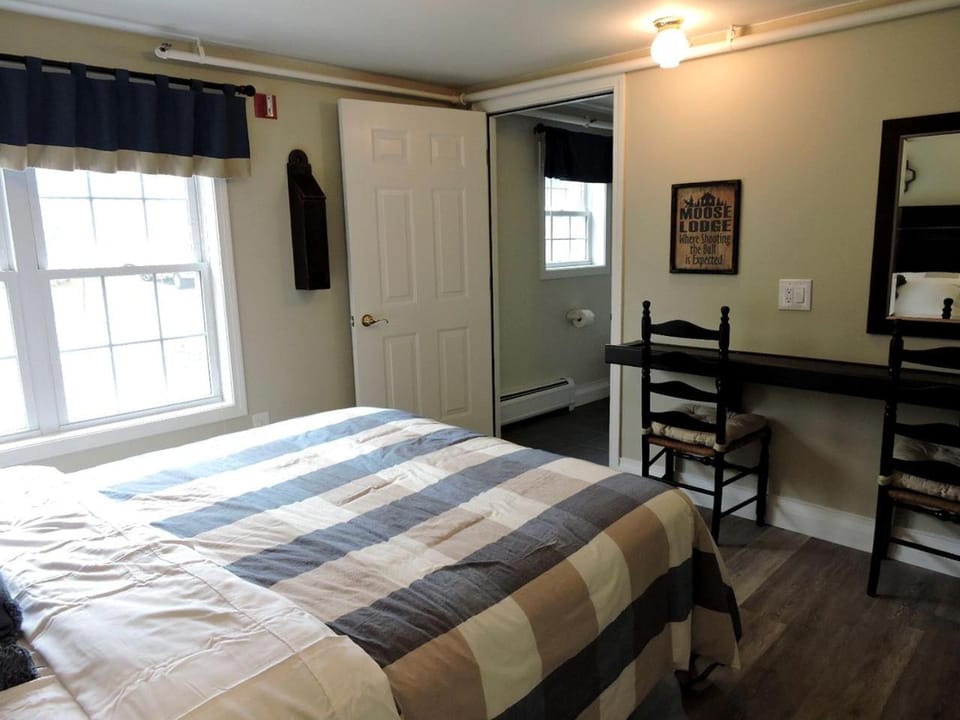 Cabin Retreat for Nature and City Exploration near Sebago Lake State Park, ME Cabin in Casco