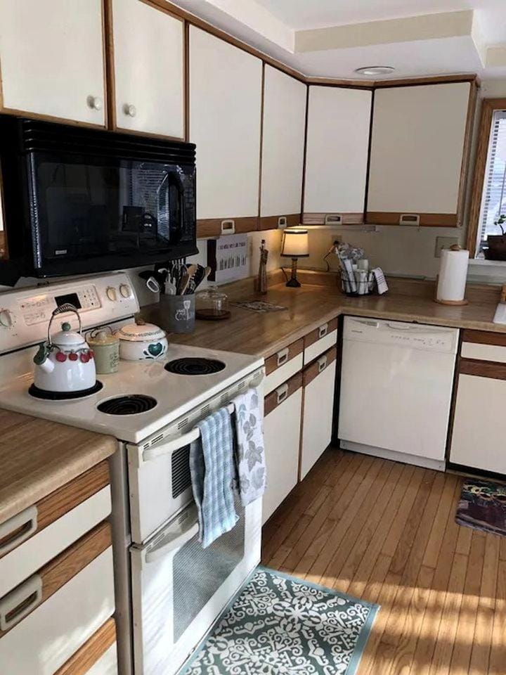 Stunning Cottage with Fire Pit and Access to Great Hiking Trails in Keuka Park, New York House in Keuka Lake