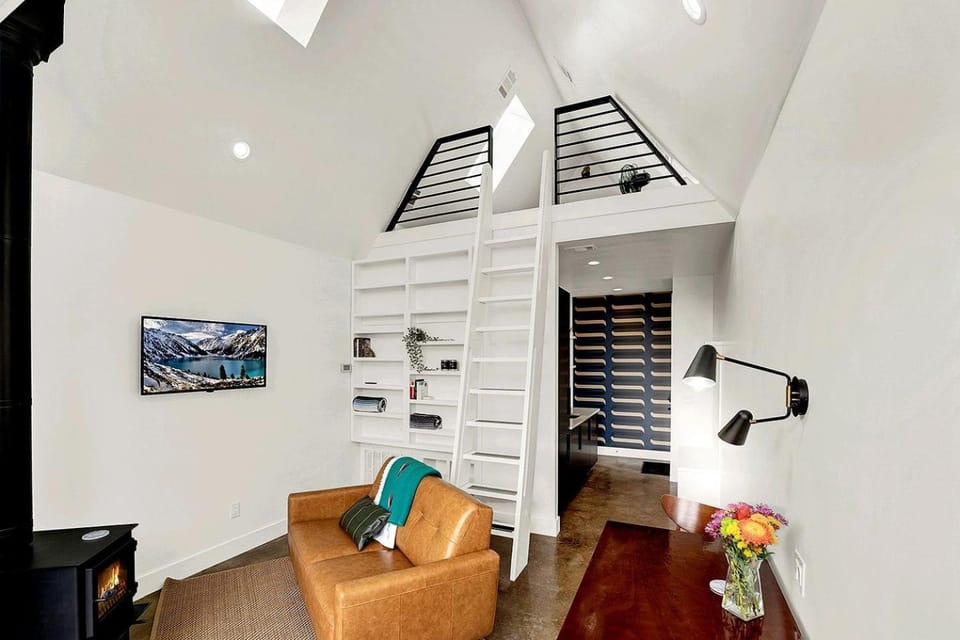 Luxurious Cabin Perfect for a Romantic Escape in Wimberley, Texas Cabin in Wimberley
