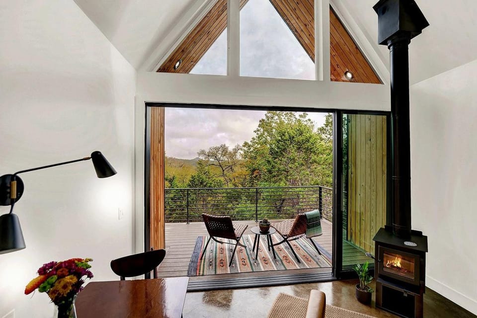Beautiful Cabin with Incredible Design and Starrynight in Wimberley, Texas Cabin in Wimberley