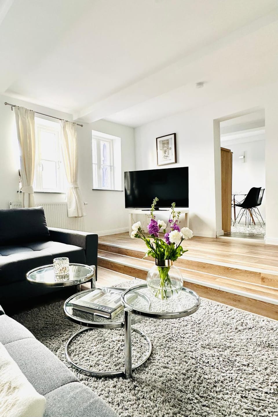 Communal lounge/ TV room, TV and multimedia, Living room, Seating area, Evening entertainment