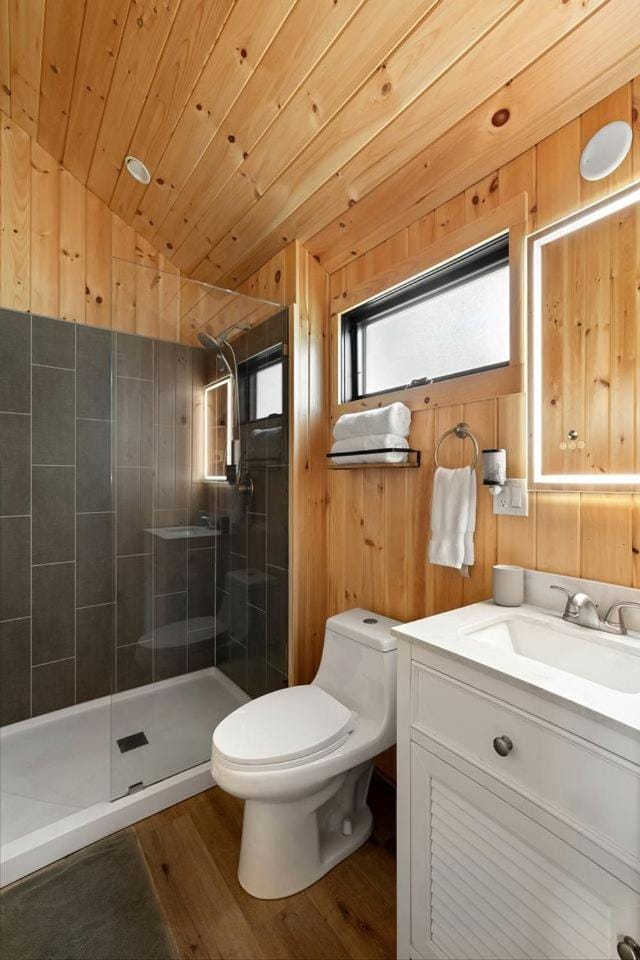 Off-Grid Cottage Great for a Small Family Getaway in Vermont House in Hyde Park