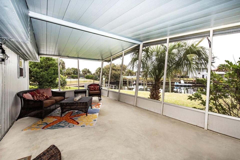 Serene Waterfront Getaway: Perfect Vacation Rental for Families in Wakulla County, FL House in Florida