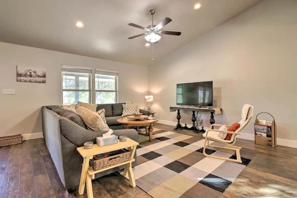 A Slice of Paradise: Newly Remodeled Rental on 25 Acres in Marble Falls, Texas House in Rio Grande