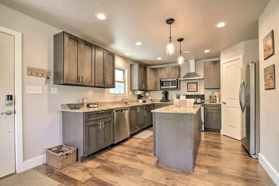 A Slice of Paradise: Newly Remodeled Rental on 25 Acres in Marble Falls, Texas House in Rio Grande