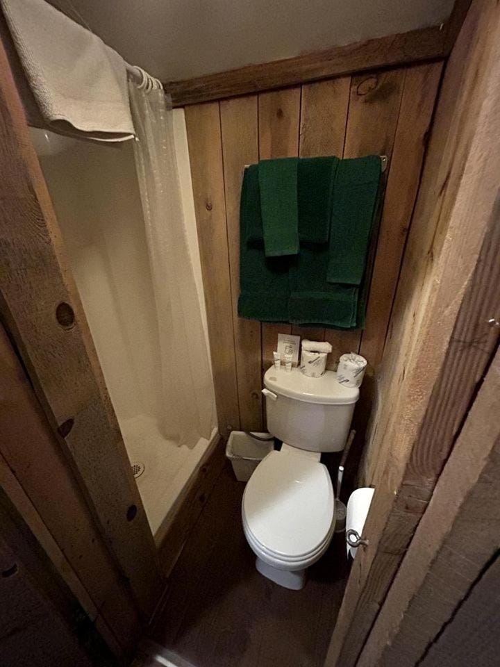 Cozy Studio Cabin in the Heart of Christopher Creek, Perfect for an Arizona Getaway in Nature Cabin in Gila County