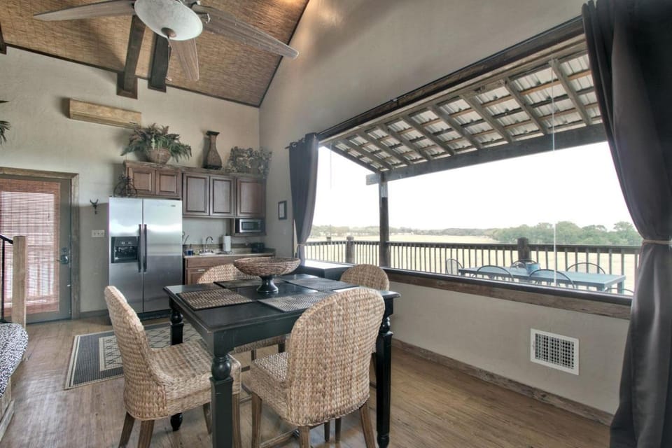 Amazing Raised Bungalow Surrounded by Beautiful Texas Hill Country Views in Bergheim, Texas House in Spring Branch