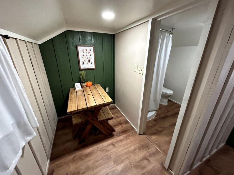 Quaint and Charming Cabin with Fireplace near Christopher Creek, Payson, Arizona Cabin in Gila County