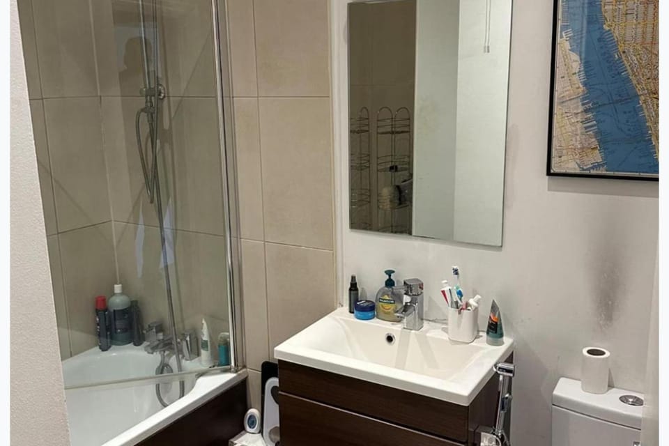 Shower, Bathroom, Decorative detail, Bath, acessibility