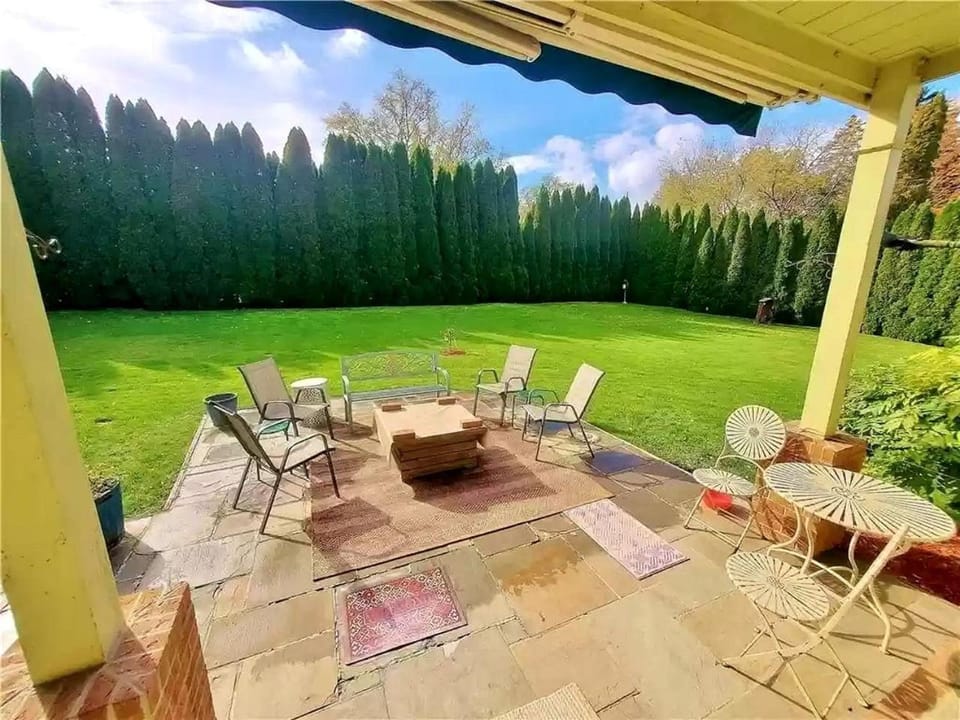Incredible Cottage with Hot-tub in Penn Yan, New York House in Penn Yan