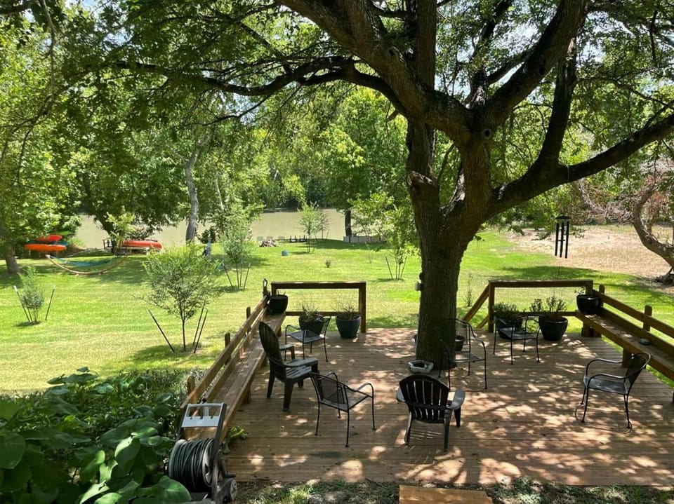 Pet-Friendly Cabin on the Banks of the Colorado River in Bastrop, TX Cabin in Rio Grande