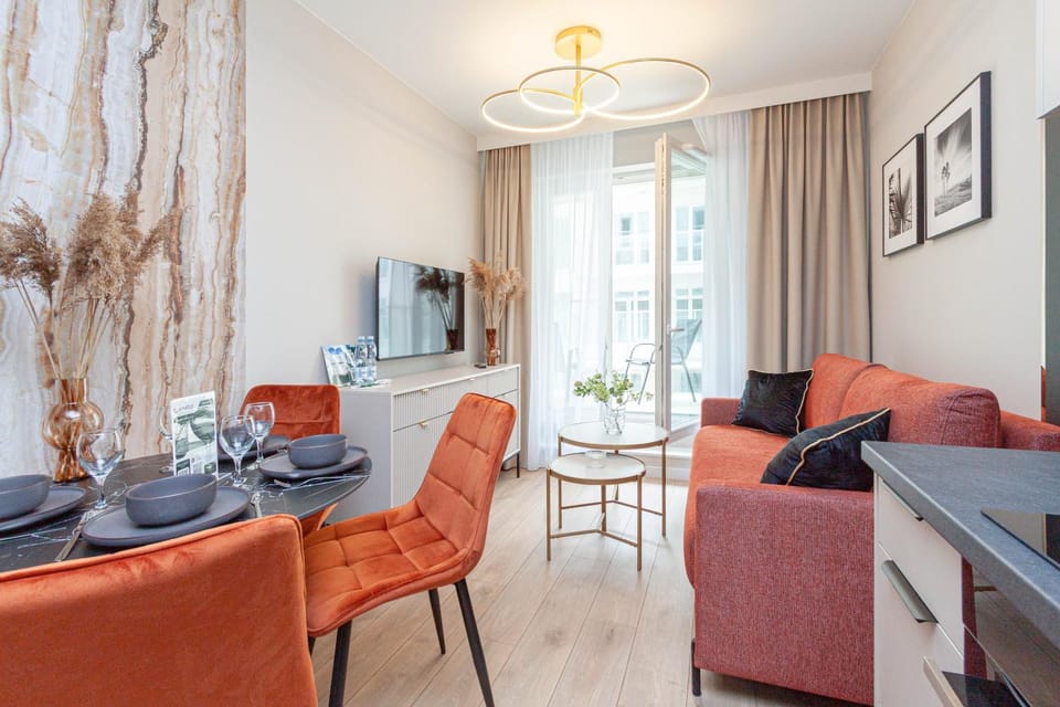 Communal lounge/ TV room, Summer, TV and multimedia, View (from property/room), Balcony/Terrace, Kitchen or kitchenette, Living room, Seating area, Dining area, Evening entertainment
