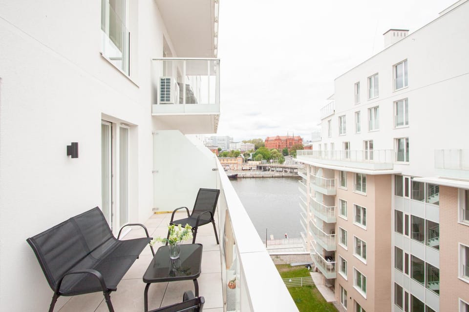 Property building, Communal lounge/ TV room, Day, View (from property/room), Balcony/Terrace, Parking