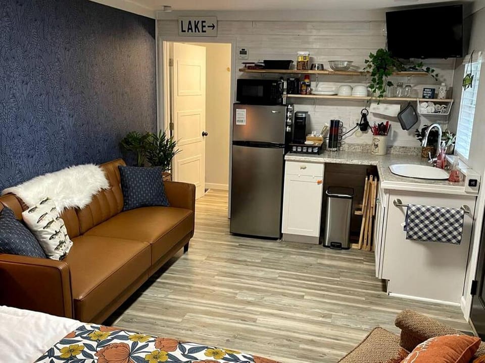 Cozy Tiny Home Cabin in Eva, TN Cabin in Tennessee