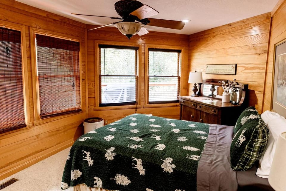 Luxurious Cabin Retreat with Heated Pool and Scenic Creek Views in Wayne Township, IN Cabin in Indiana