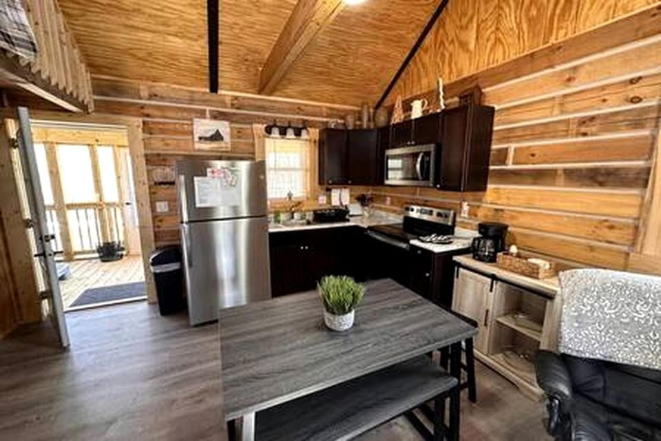 Remarkable Cabin with Fire Pit and Jacuzzi in Indiana Cabin in Indiana