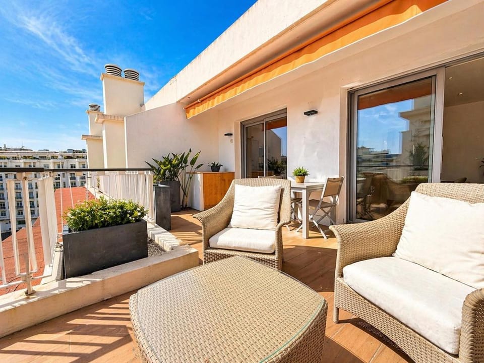 New apartment with sea view Derrière Martinez Apartment in Cannes