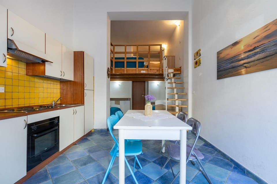 Property building, Kitchen or kitchenette, Living room